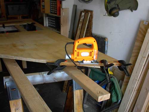 Teardrop - cutting the galley hatch notch